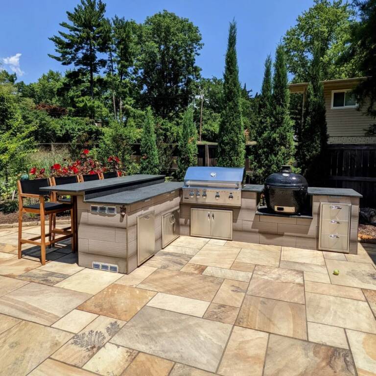 Outdoor Kitchen